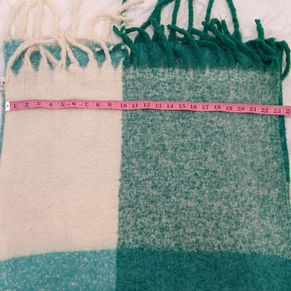 American Eagle Oversized Blanket Scarf - Picture 6 of 6